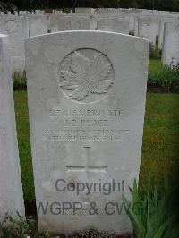 Etaples Military Cemetery - Place, John Dewey